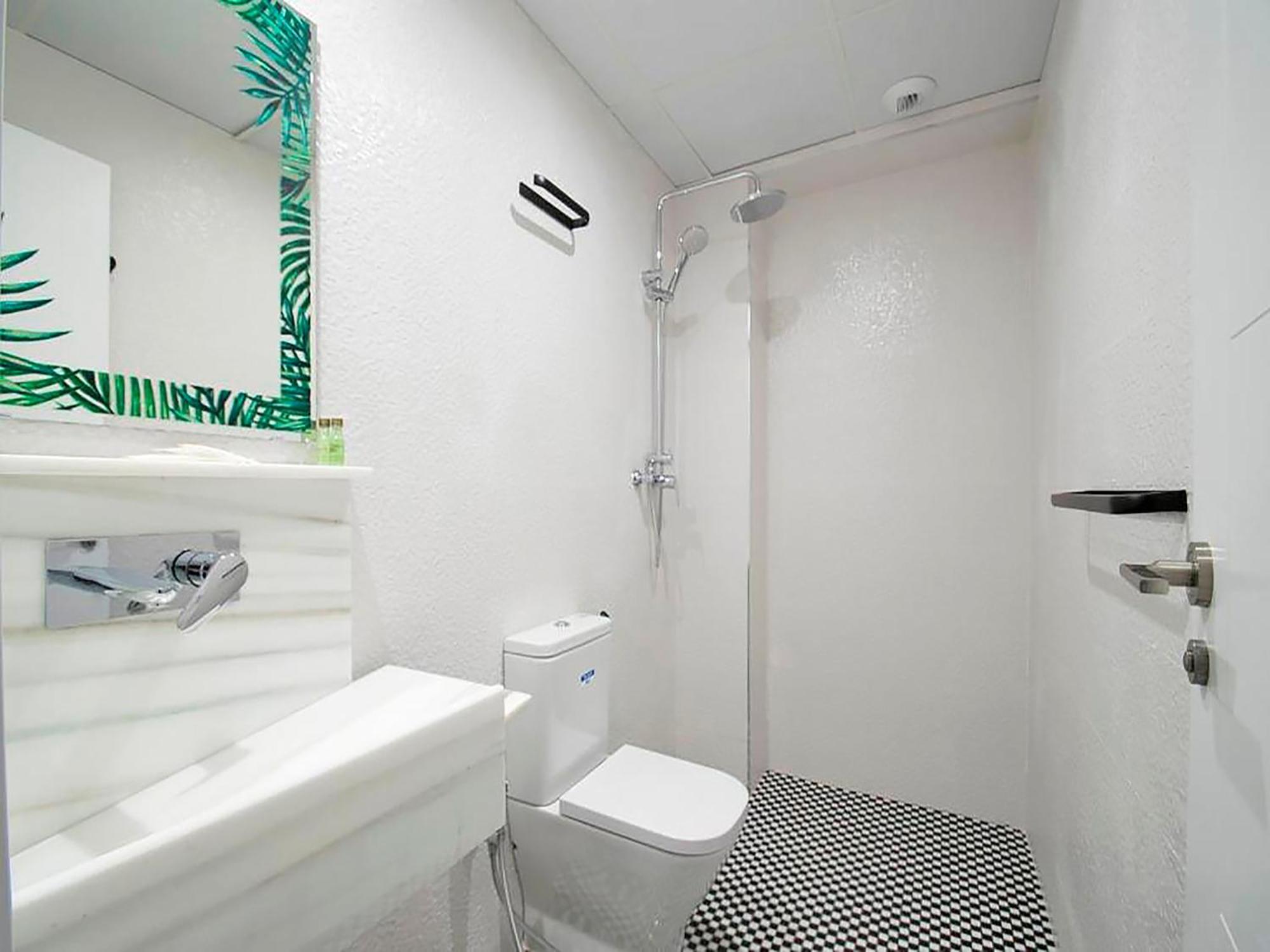 Estudio Real Suites 3000, Granada